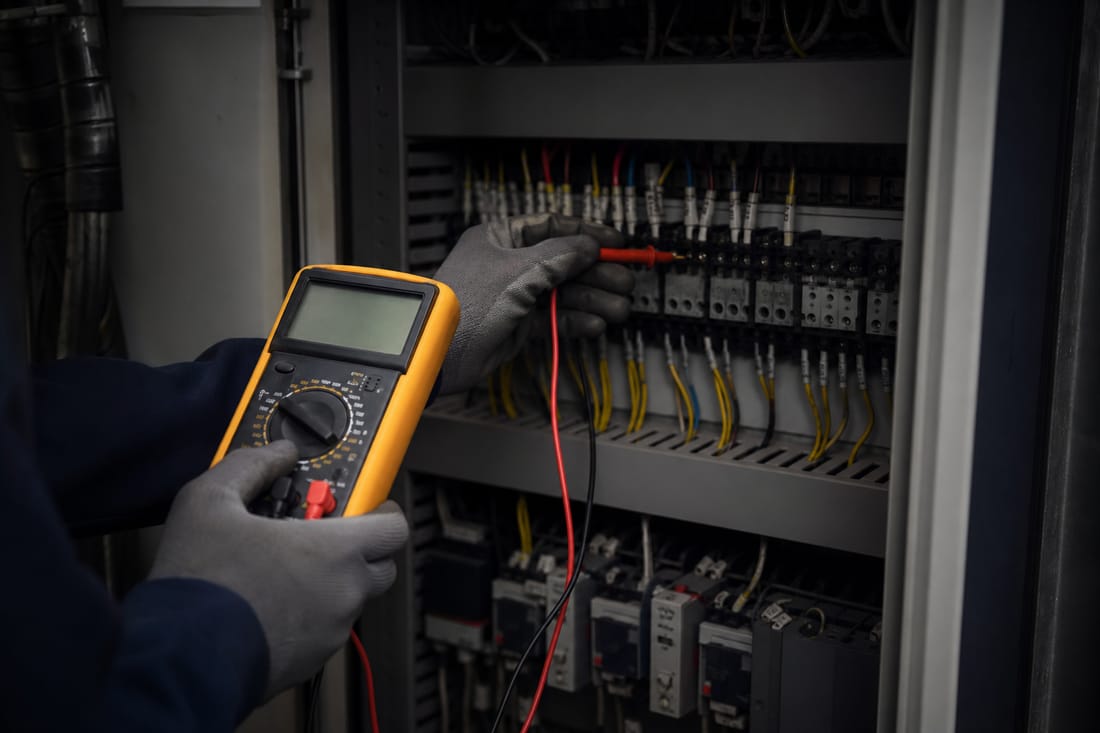 Exemple : mesure électrique au multimètre
